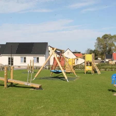 New Cozy Vacation Cottage, La Cabana, For 6 People Coxyde